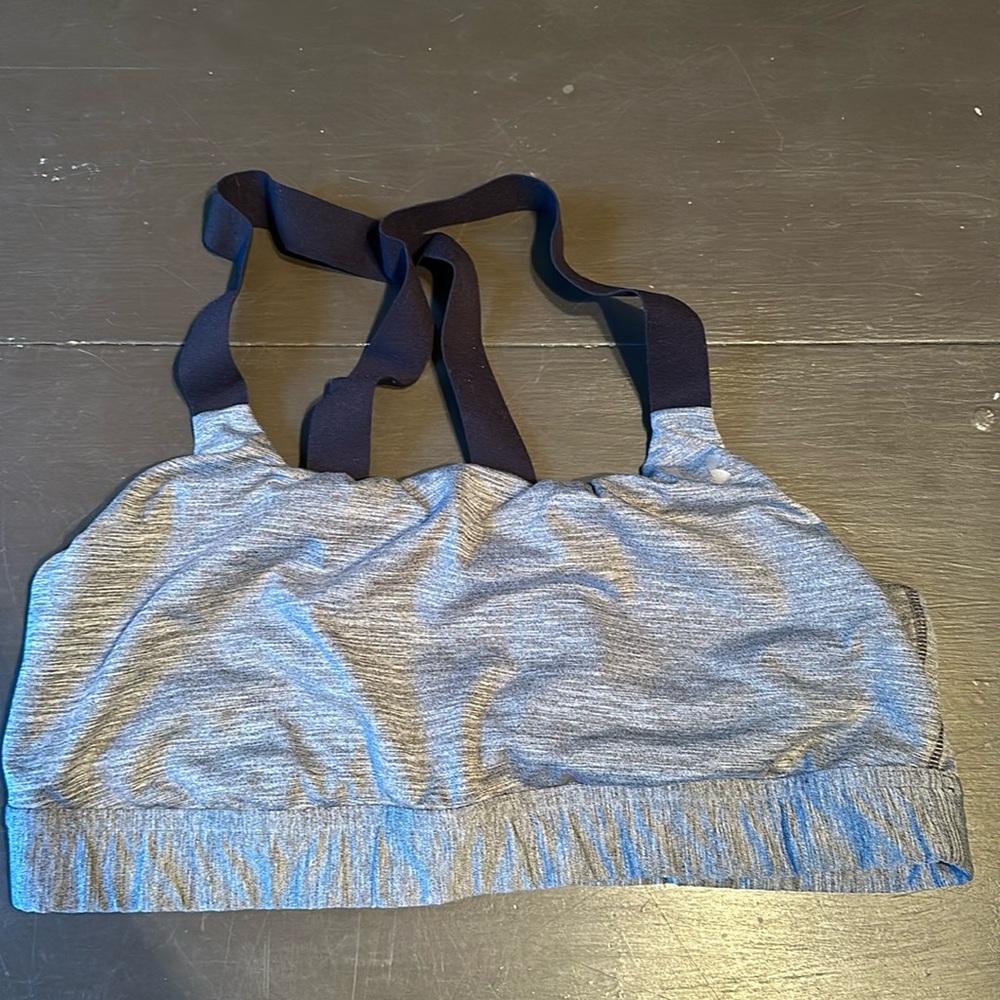 Under Armour Size L Sports Bra